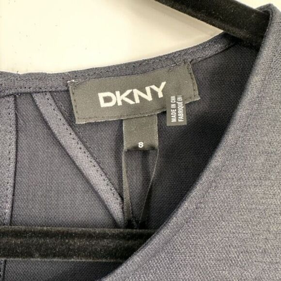 NWT DKNY Women Sleeveless Crew Neck Handkerchief Hem Shift MIDI Dress Blue Small - Picture 3 of 11